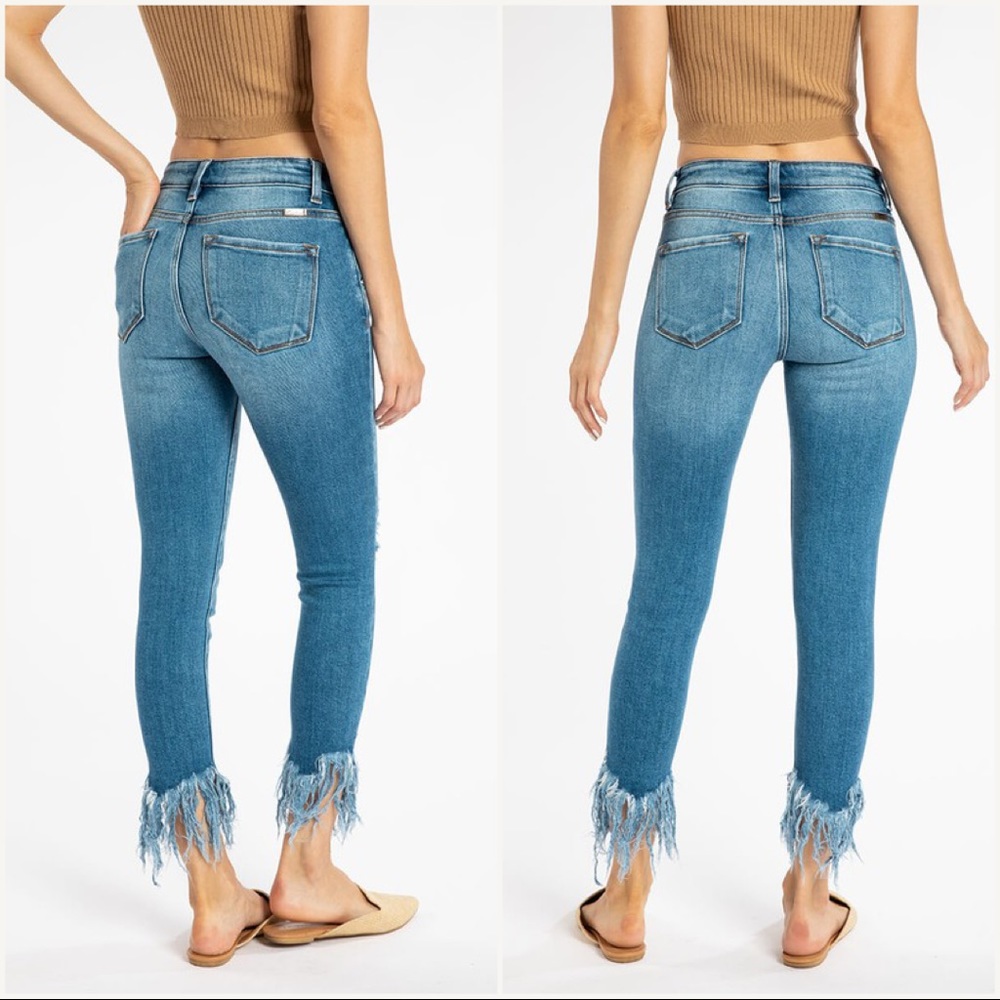 Frayed Ankle Light Wash Jeans - Picture 2 of 7
